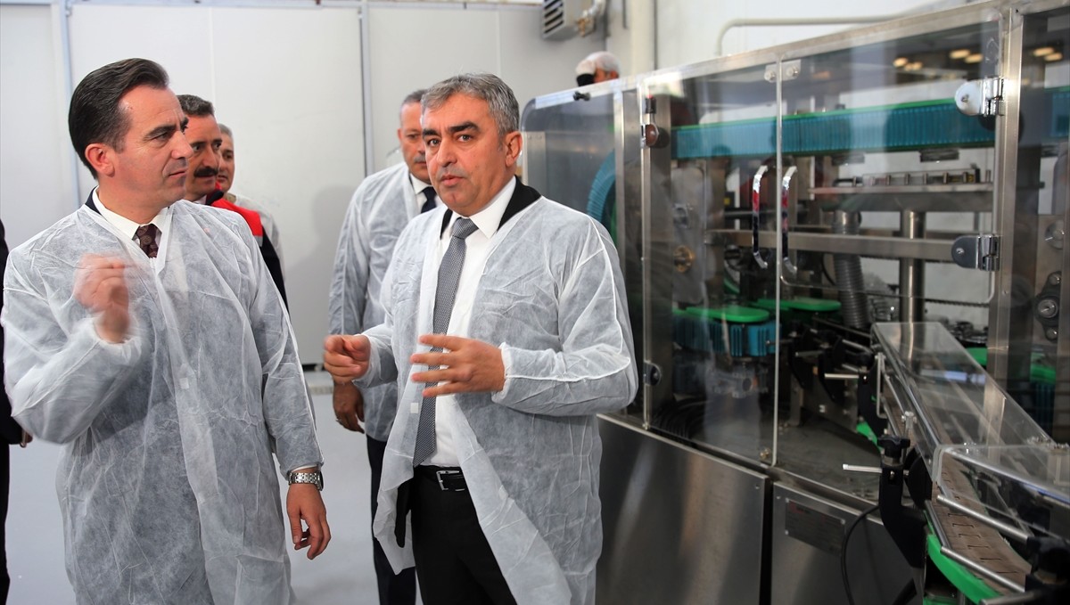 Bitlis Valisi Karakaya, bal dolum ve paketleme tesisini inceledi