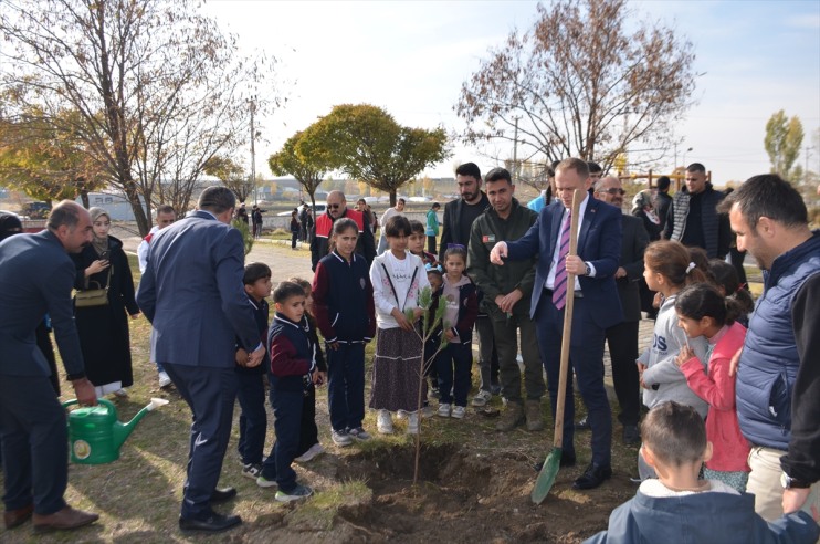 Milli dikildi Bulanık