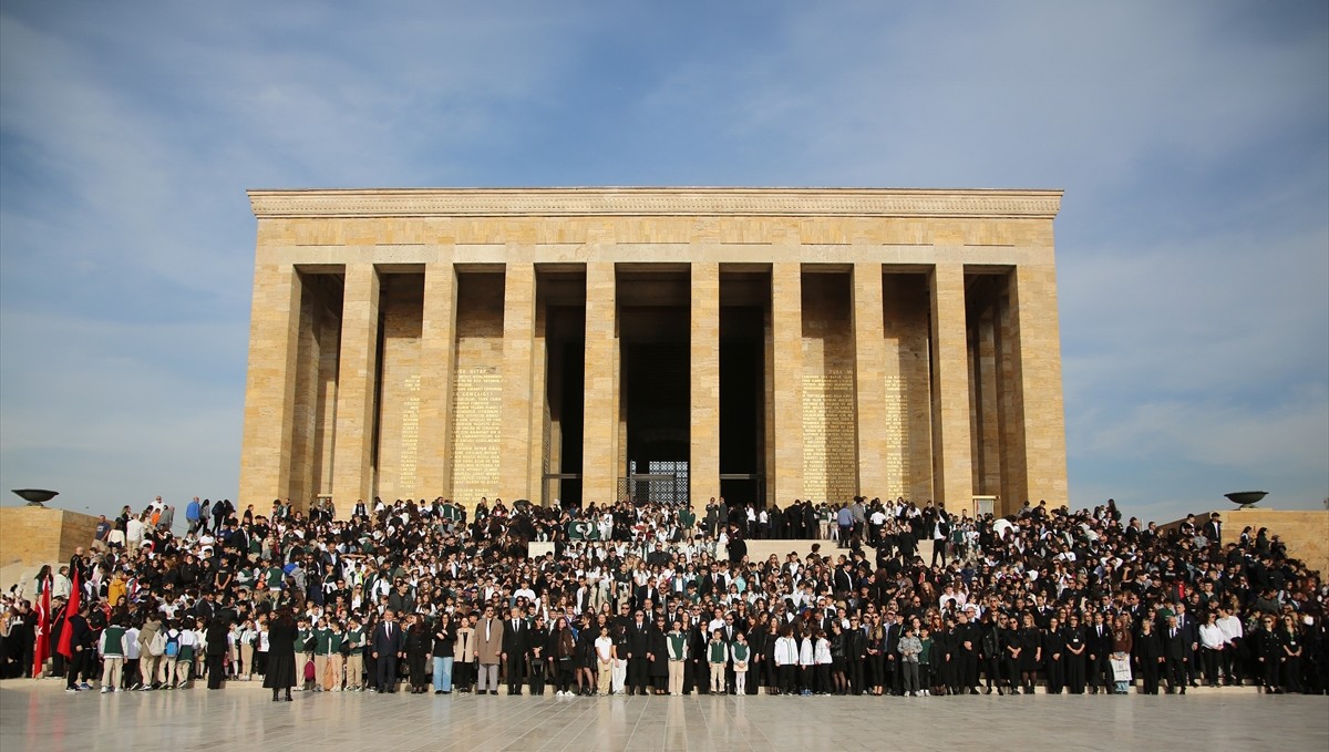 Doğa Koleji öğrencileri Anıtkabir