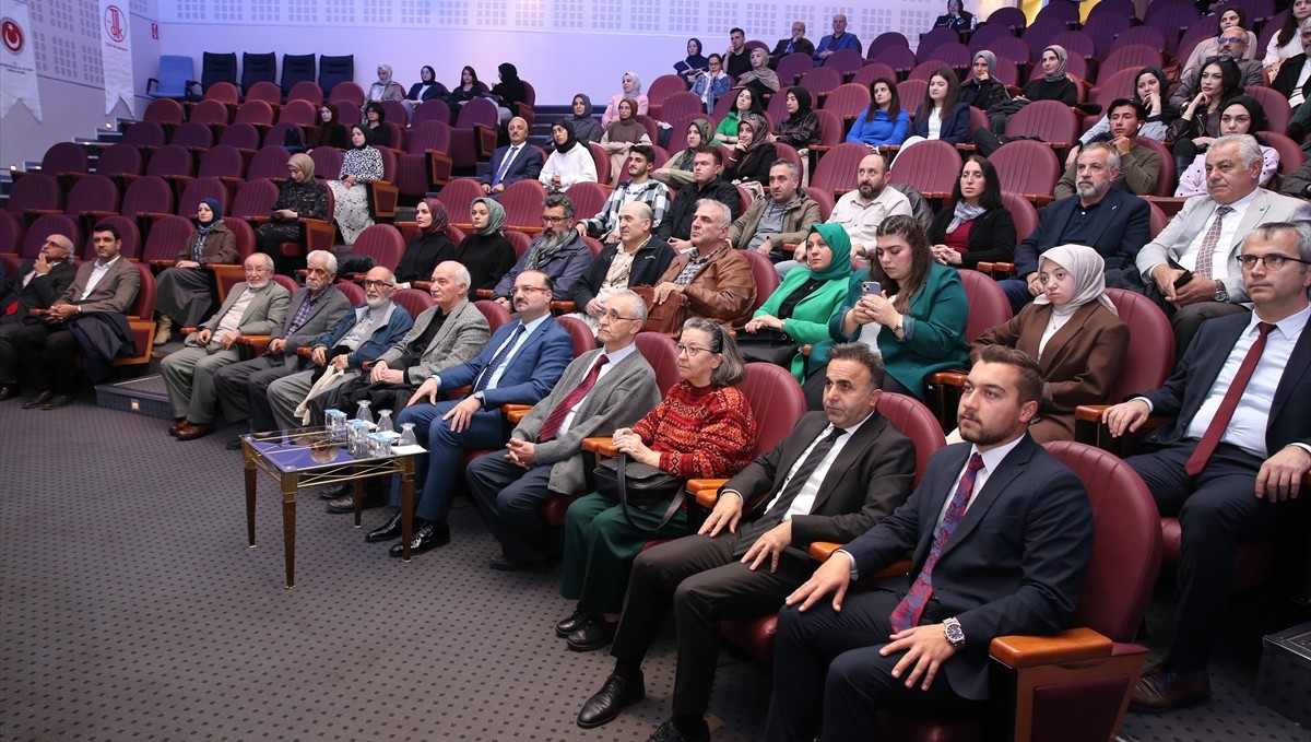 Erzurum'da "Dile Emek Verenler: Orhan Okay" belgeselinin ilk gösterimi yapıldı