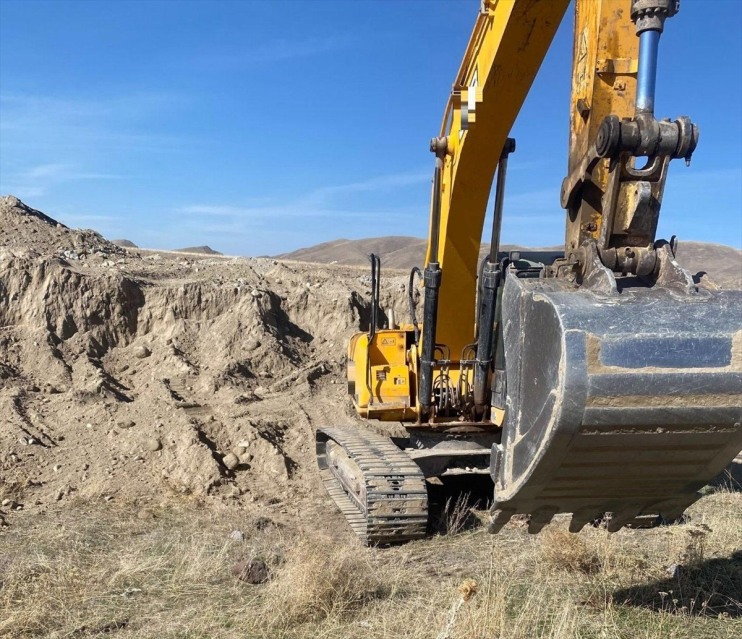 Erzurum'da kaçak kazı yapan 4 kişi suçüstü yakalandı