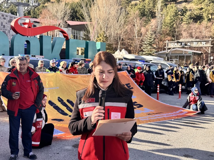 kadına şiddete yapıldı yönelik yürüyüş Palandöken karşı Erzurum
