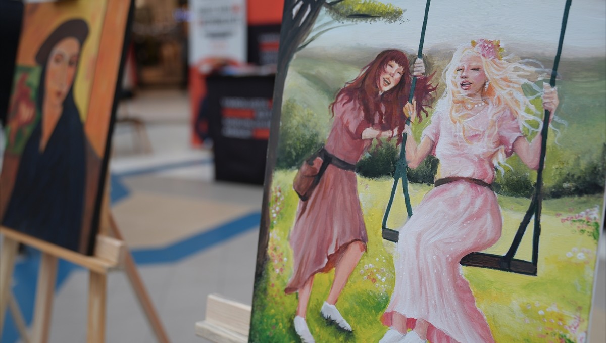 Erzurum'da şiddete karşı farkındalık oluşturmak amacıyla "25 Kadın, 25 Hikaye" sergisi açıldı