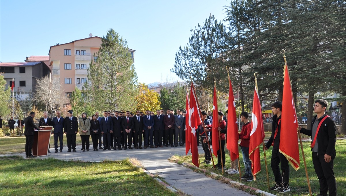 Hizan'da 24 Kasım Öğretmenler Günü kutlandı
