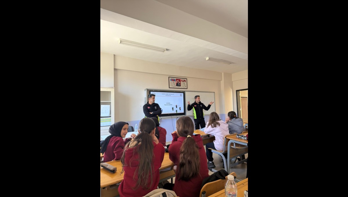 Hizan'da öğrencilere trafik eğitimi verildi