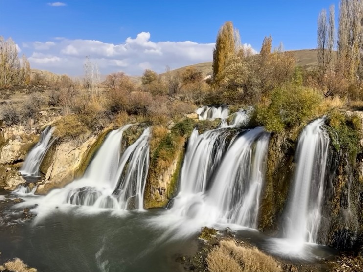 Muradiye büründü Şelalesi sonbaharın renklerine 4