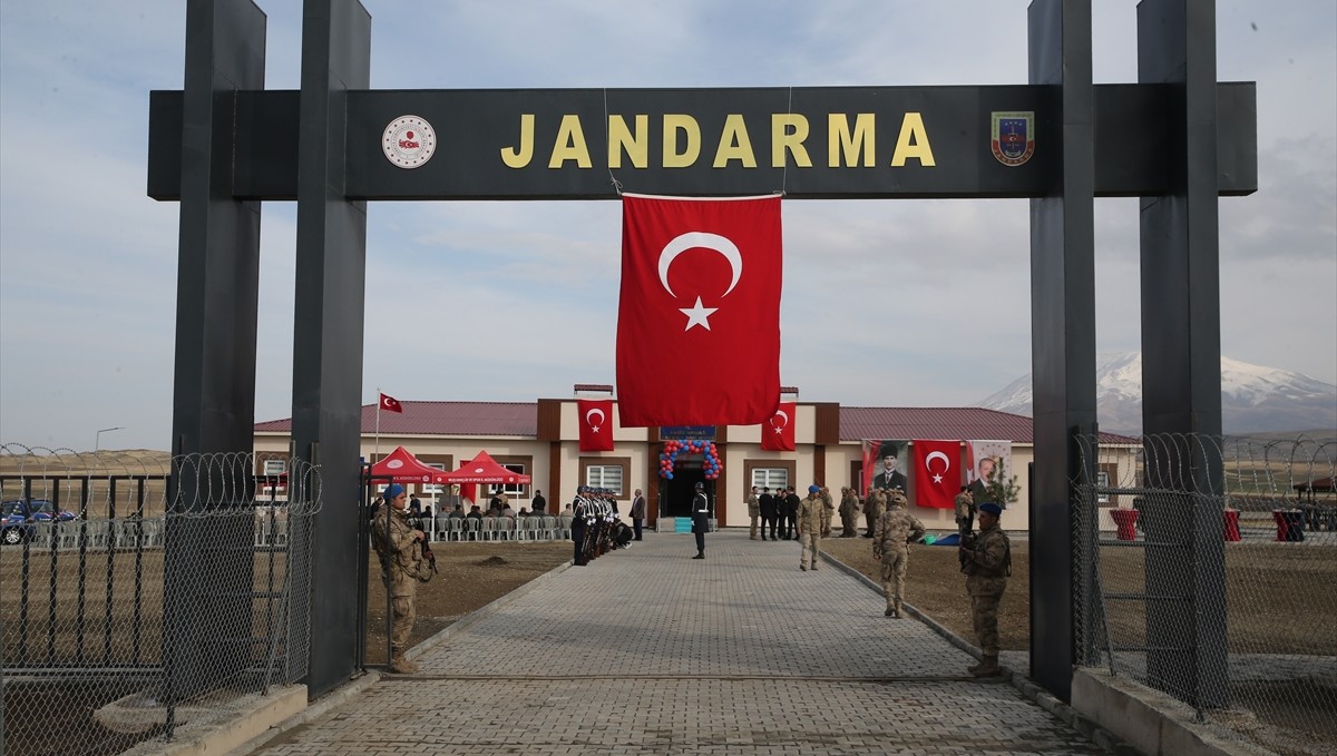 Muş'ta Adaksu Jandarma Karakol Komutanlığı binası hizmete açıldı