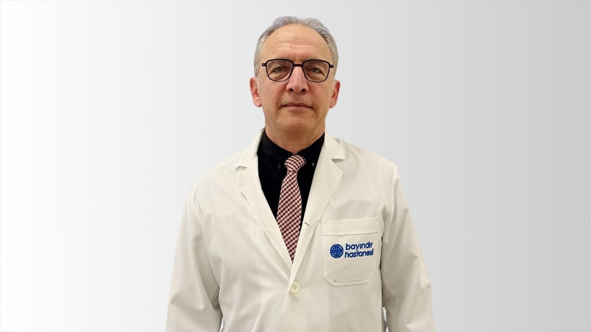 Robotik diz ve kalça protezi ameliyatıyla protez ömrü uzuyor