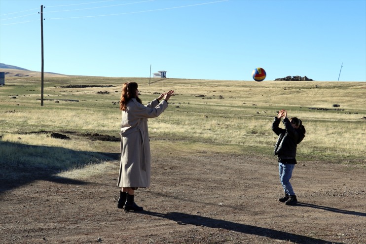 sevgi dolu eğitim Ağrı öğrencisiyle öğretmenin tek yolculuğu kırsalındaki Sedanur 1