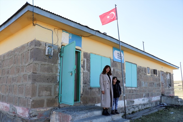 öğretmenin eğitim öğrencisiyle Ağrı dolu Sedanur kırsalındaki sevgi tek yolculuğu 2