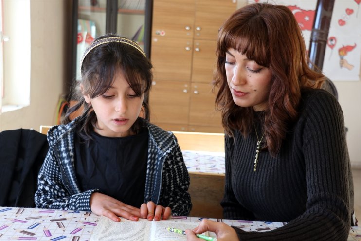Sedanur öğretmenin Ağrı kırsalındaki tek öğrencisiyle sevgi dolu eğitim yolculuğu2