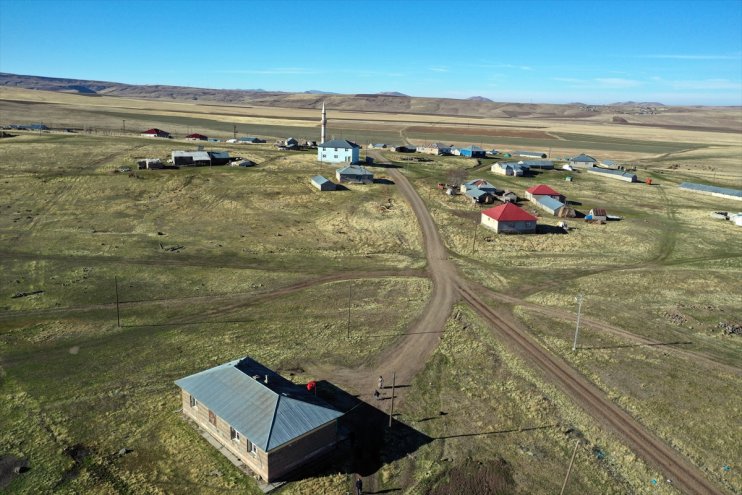 Sedanur öğretmenin Ağrı kırsalındaki tek öğrencisiyle sevgi dolu eğitim yolculuğu3