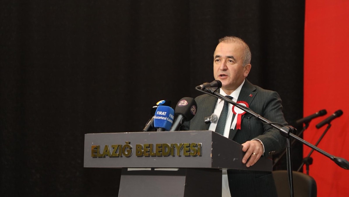 Şırnak ve Elazığ'da "24 Kasım Öğretmenler Günü" kutlandı