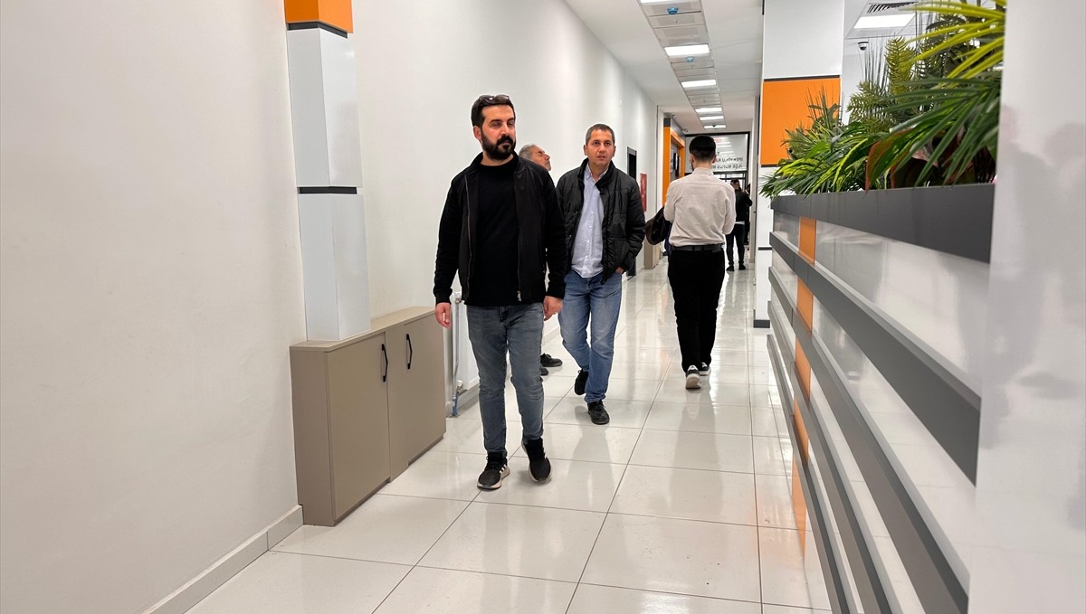 Van'da nüfus müdürlüklerinde sürücü belgesi yenileme yoğunluğu