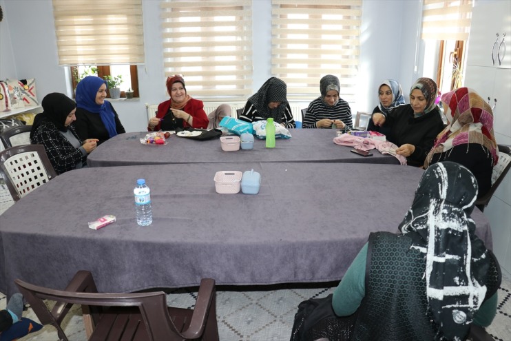 kırsaldaki kadınlar ediniyor kışın çalışan meslek kurslarda da yaylada Yazın 1