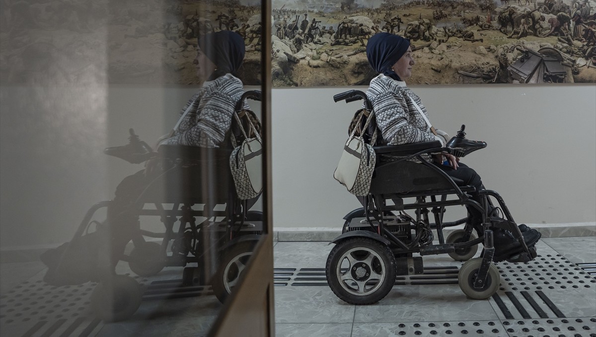 55 yaşında çalışma hayaline kavuştu, şimdi kendisi gibi engellilere rehberlik ediyor