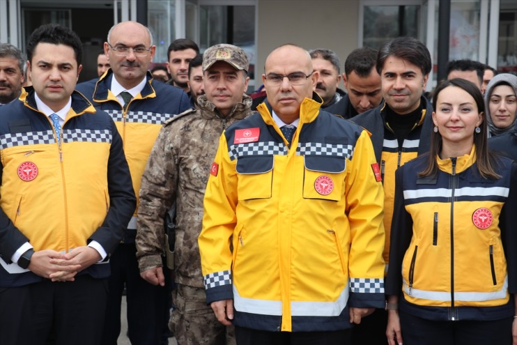 112 7 yeni ambulans katıldı filosuna Acil Ağrı