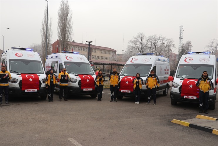 yeni donanımlı ambulans Sağlık katıldı Ağrı