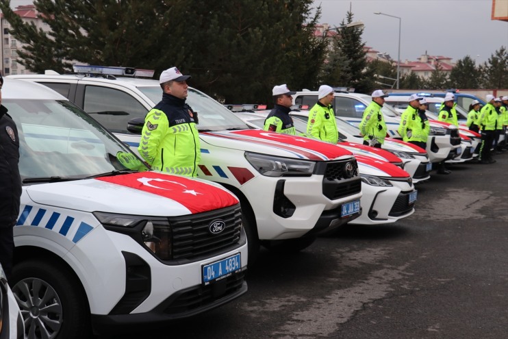 jandarma araç emniyet edilen 85 hizmete teslim teşkilatına ve Ağrı