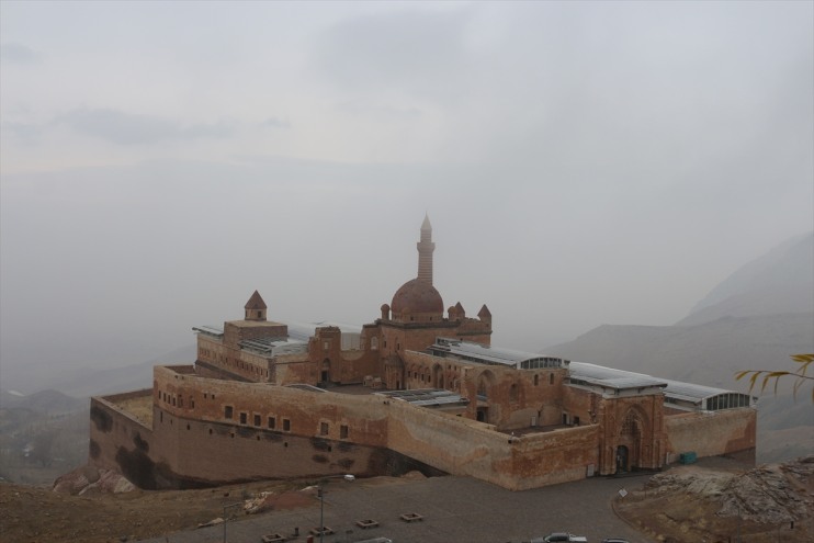 İshak kaplandı sisle Ağrı