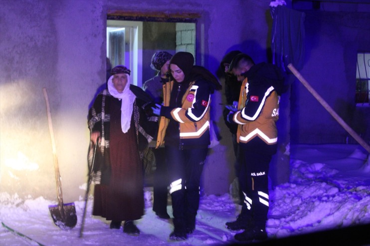 yetişti 2 rahatsızlanan karla yardımına hastanın köyde mücadele ekipleri Ağrı'da 2