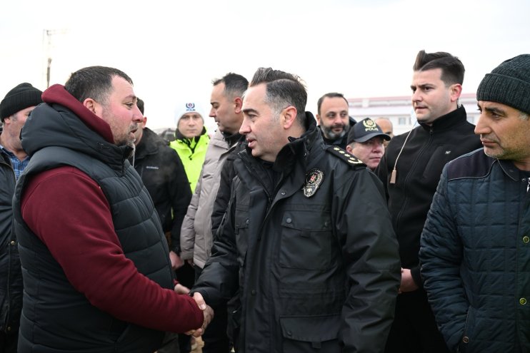 Ağrı Emniyet Müdürü Göksel Önder, Hayvan Borsasını ziyaret etti4