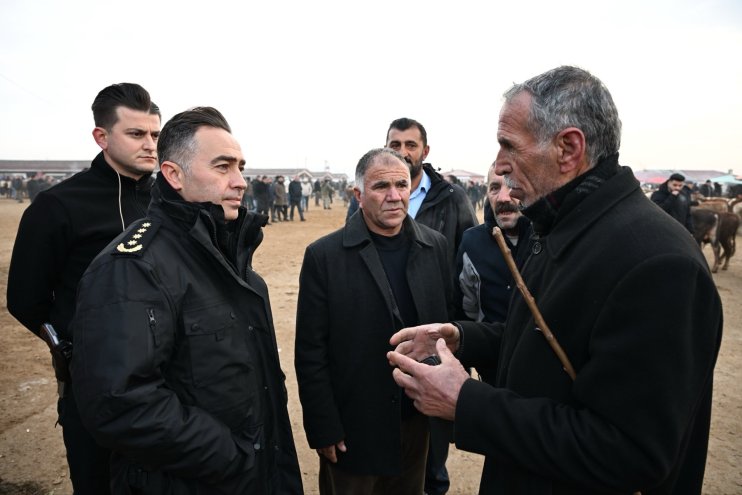 Ağrı Emniyet Müdürü Göksel Önder, Hayvan Borsasını ziyaret etti6