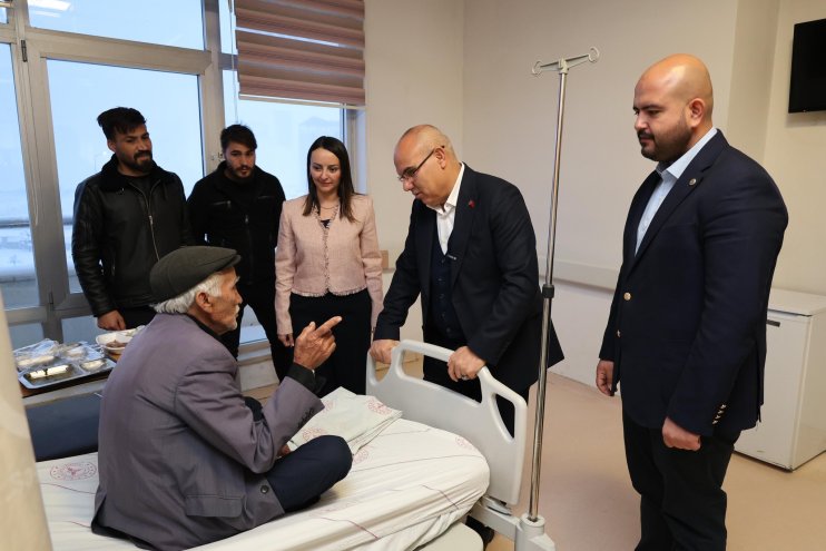 Ağrı Valisi Mustafa Koç