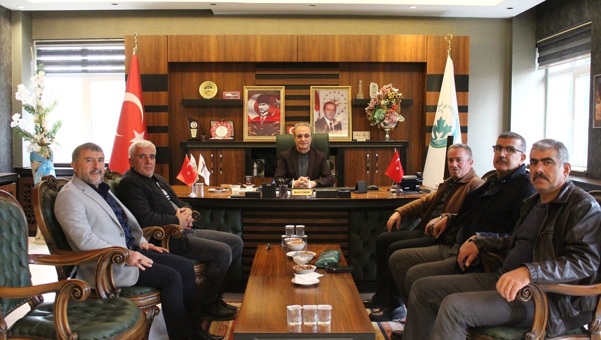 AK Parti ilçe başkanlarından Ağın Belediye Başkanı Çakar