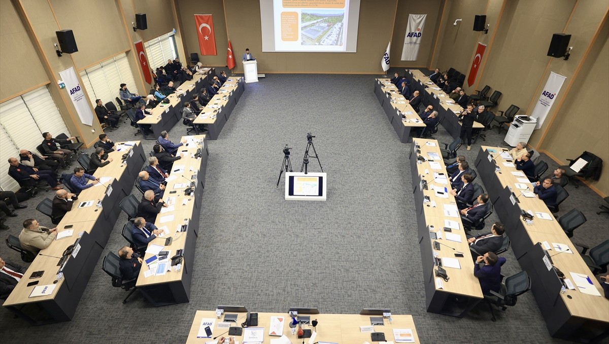 Bingöl'de İl Afet Risk Azaltma Planı değerlendirme toplantısı yapıldı