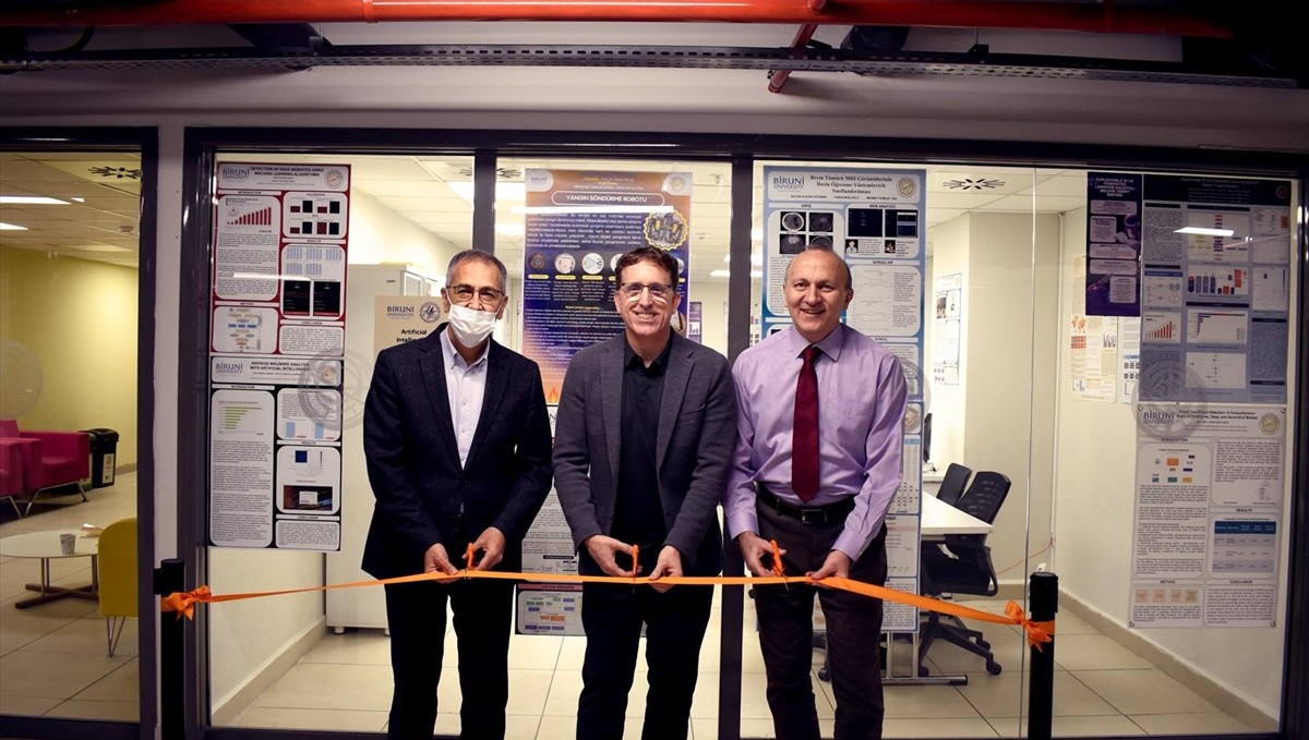Biruni Üniversitesinde Yapay Zeka Laboratuvarı açıldı