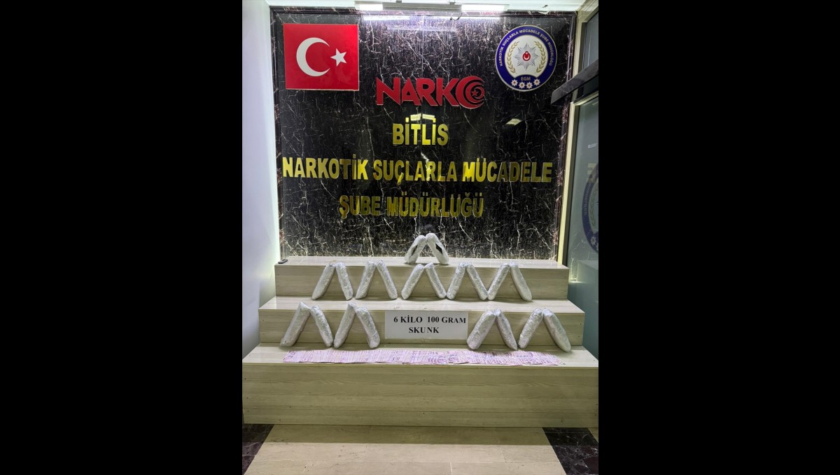 Bitlis'te iki araçta 6 kilo 100 gram sentetik uyuşturucu ele geçirildi