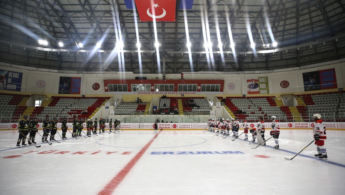Erzurum'da Buz Hokeyi Kış Spor Oyunları sona erdi
