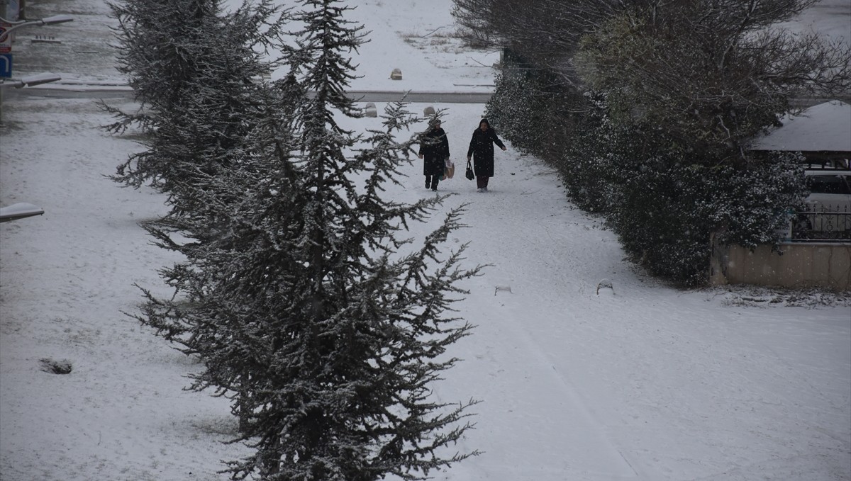 Gaziantep ve çevre illerde kar etkili oluyor