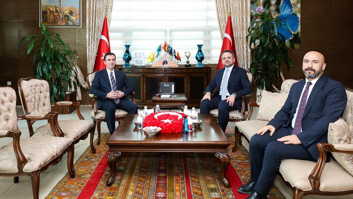 Gençlik ve Spor Bakan Yardımcısı Eminoğlu, Bitlis Valisi Karakaya