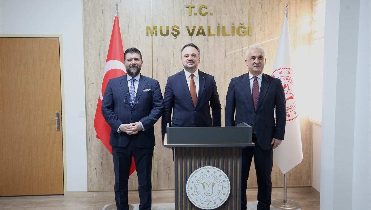 Gençlik ve Spor Bakan Yardımcısı Eminoğlu, Muş'ta üniversite öğrencileriyle buluştu: