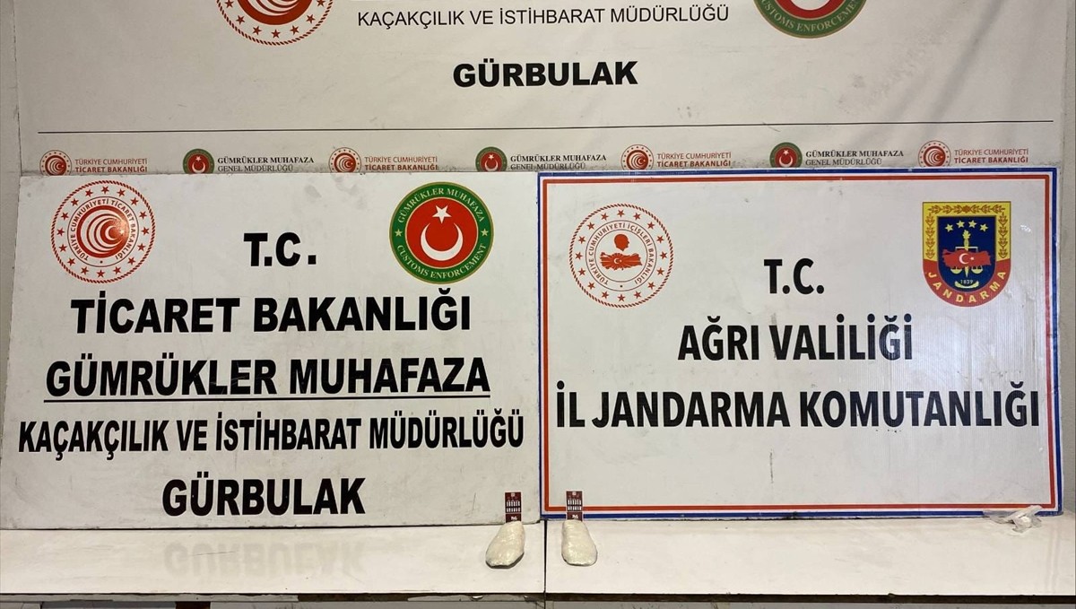 Gürbulak Gümrük Kapısı'nda 8 kilo 136 gram uyuşturucu ele geçirildi