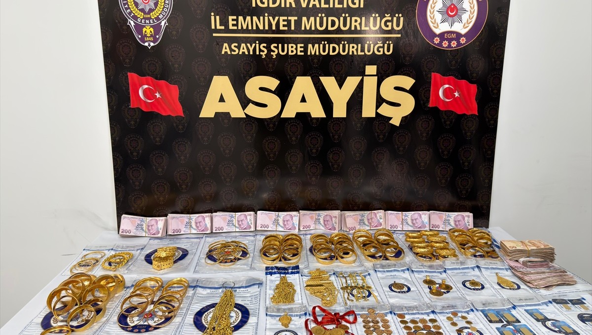 Iğdır'da kuyumcu soygununa ilişkin yakalanan 3 şüpheli adliyede