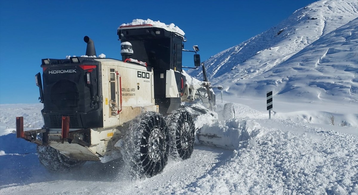 Iğdır'da ulaşıma kapanan 24 köye yeniden ulaşım sağlandı