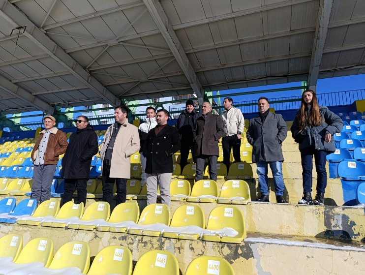 Kar ve soğuğa rağmen Ağrı Kadın Futbol Takımı