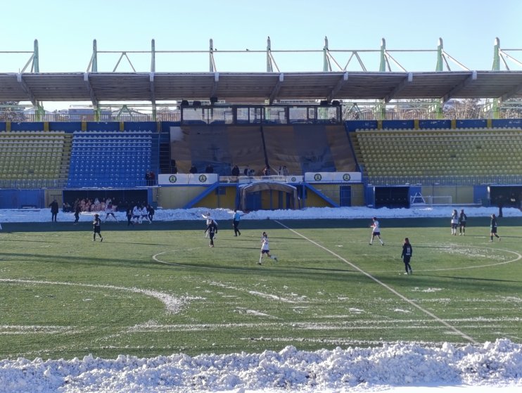 Kar ve soğuğa rağmen Ağrı Kadın Futbol Takımı