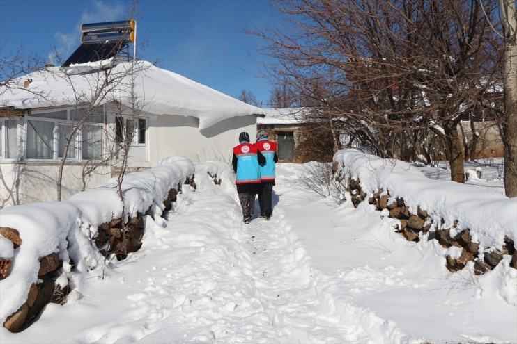 yağışına ve ekipleri hasta rağmen engelli, koşuyor Karlıova