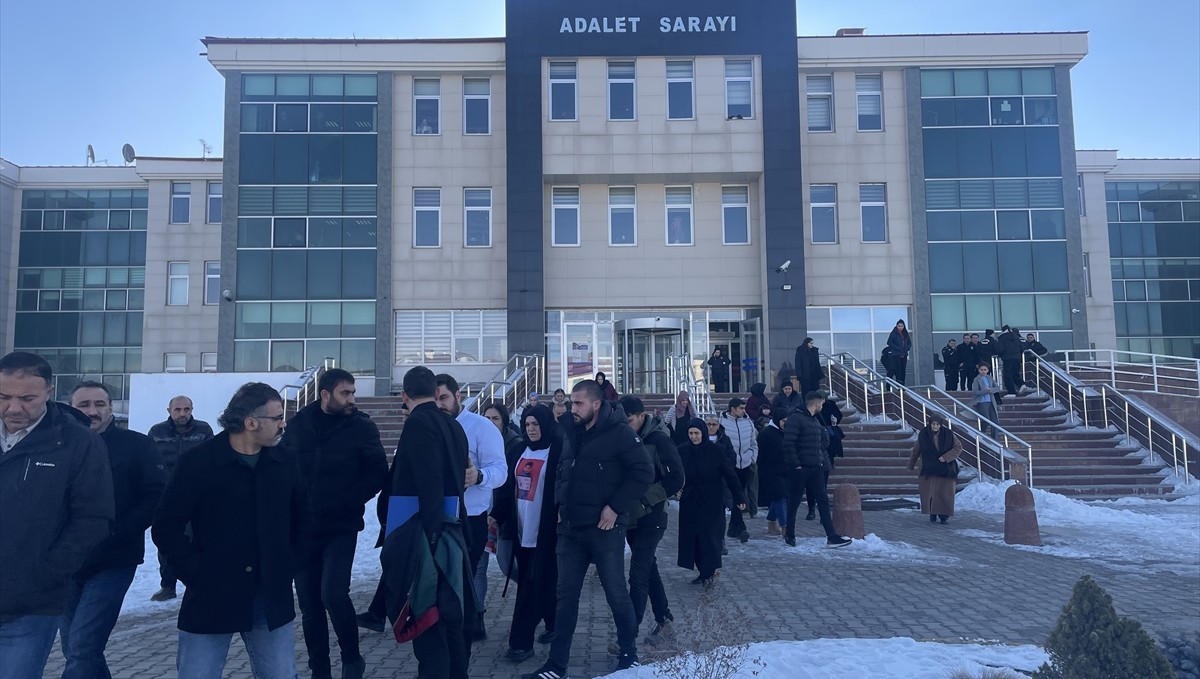 Kars'ta 6 yaşındaki çocuğun maganda kurşunuyla ölümüne ilişkin 5 sanığın yargılanmasına devam edildi