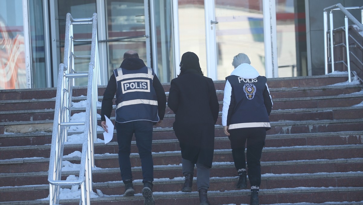 Kars'ta bir akademisyen nefret ve ayrımcılık suçlamasıyla gözaltına alındı