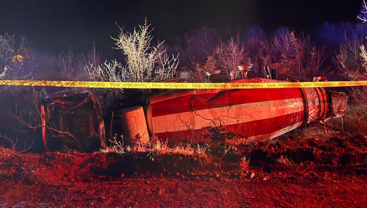 Malatya'da devrilen beton mikserinin sürücüsü hayatını kaybetti