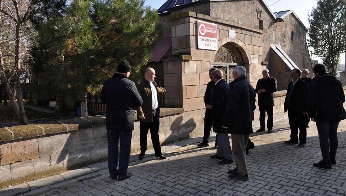 Muş Müze Müdürü Gürler, Bulanık'ta tarihi mekanları inceledi