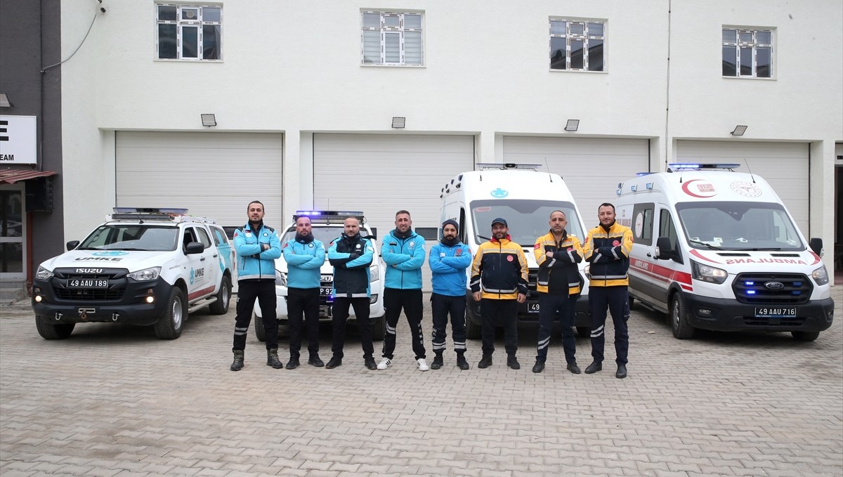 Muş'ta UMKE görevlileri, zorlu eğitimlerle çetin kış şartlarına hazırlanıyor