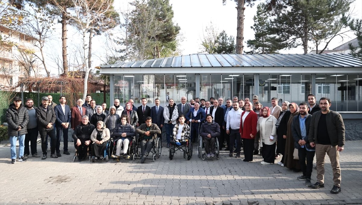 Muş Valisi Avni Çakır, engelli bireylerle buluştu