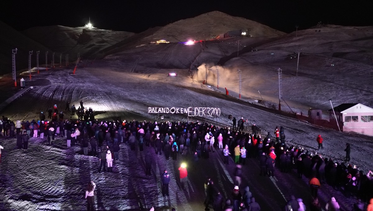 Palandöken Kayak Merkezi'nde kayak sezonu resmi olarak başladı