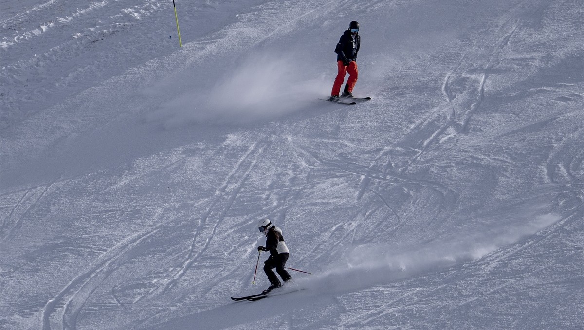 Palandöken, Türkiye'nin her tarafından kayakseverleri ağırlıyor
